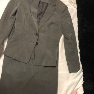 Worthington suit skirt set